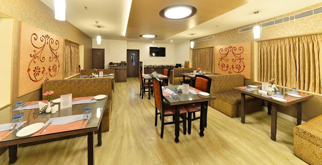 Hotel Gokulam Park Ченнаї Екстер'єр фото