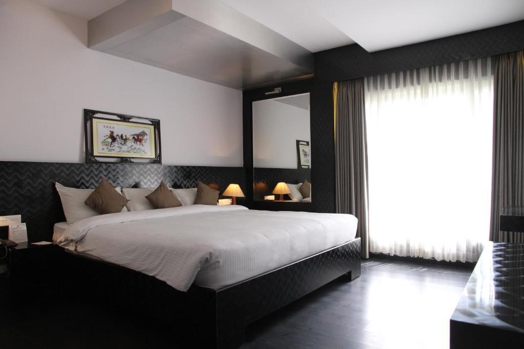 Hotel Gokulam Park Ченнаї Екстер'єр фото