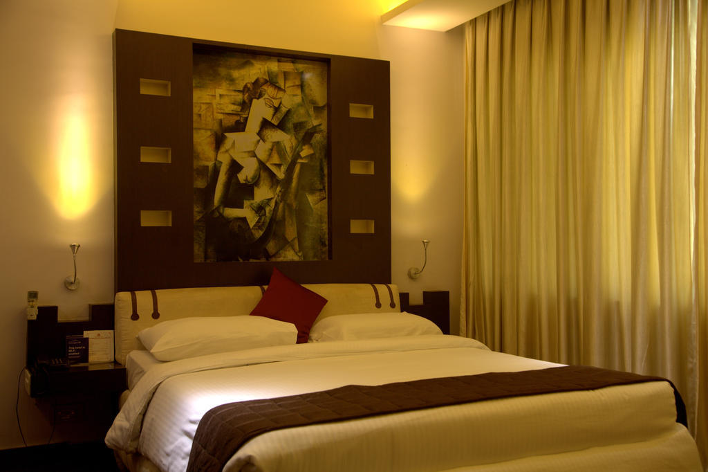 Hotel Gokulam Park Ченнаї Екстер'єр фото