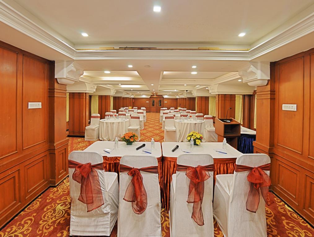 Hotel Gokulam Park Ченнаї Екстер'єр фото