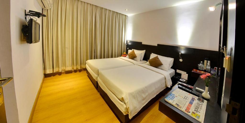Hotel Gokulam Park Ченнаї Номер фото